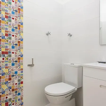 Guest house Ginjinha House - 4 - Bairro Alto - With Ac By Lisbeyond Lisbon